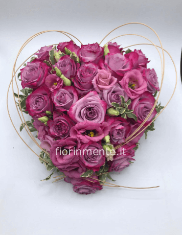 Cuore di rose rosa