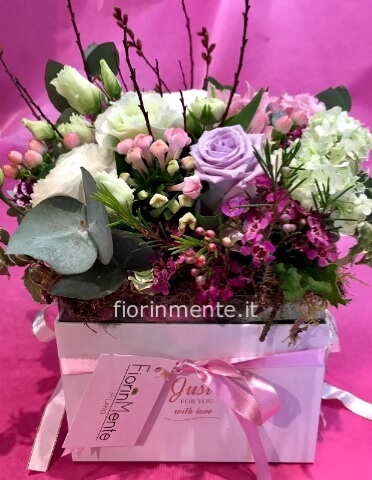 Scatola con fiori