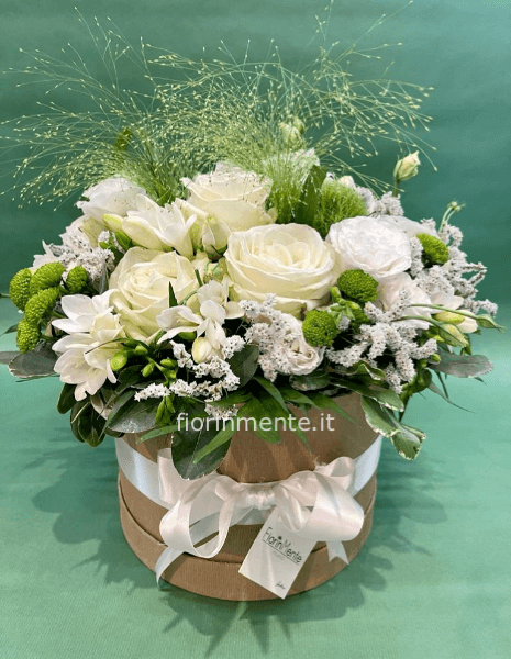 Scatola fiori bianchi